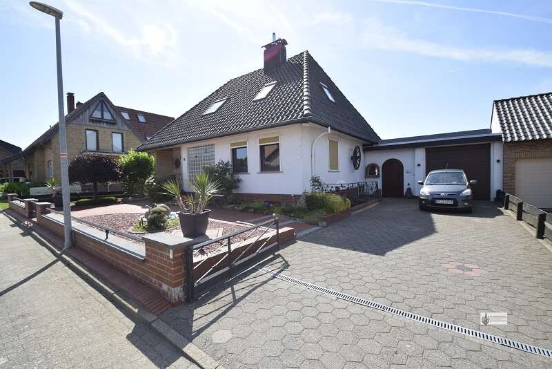 3 Haus mit Garage