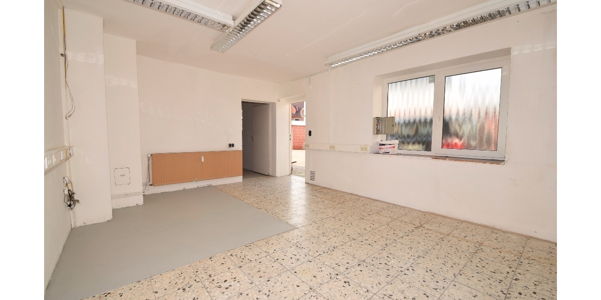 Büro mit Internet- und Telefonanschluß